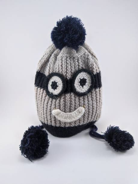 istock knitted baby beanie 1335146217