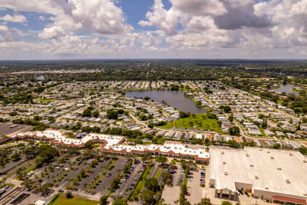 istock Trailer park and shopping plaza 1335157886
