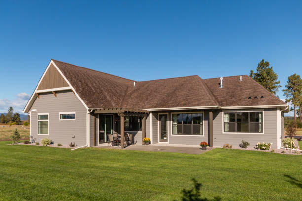 istock Large simple home with new roof 1335165007