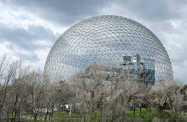 geodätische kuppel und biosphäre von montreal - dome montreal geodesic dome built structure stock-fotos und bilder