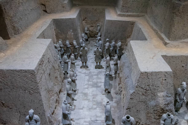 중국 시안 린퉁 현의 테라코타 전사 구덩이 3에 있는 진왕조 의 첫 번째 엠포러의 무덤에 있는 테라코타 병사들 - terracotta soldiers xian terracotta tomb 뉴스 사진 이미지