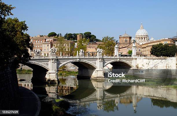 Foto de Cidade Do Vaticano Em Roma St Peters Tibre Ponte Vittorio Emanuele e mais fotos de stock de Basílica de São Pedro