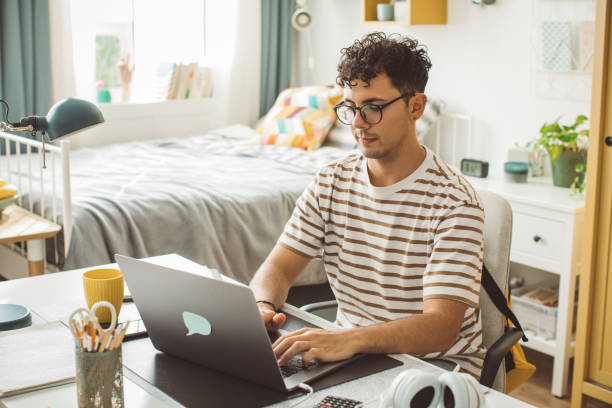 istock Day of a college student 1335298495