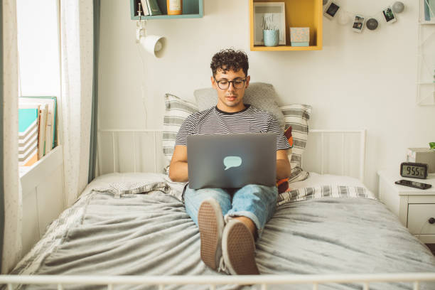 istock Day of a college student 1335298573