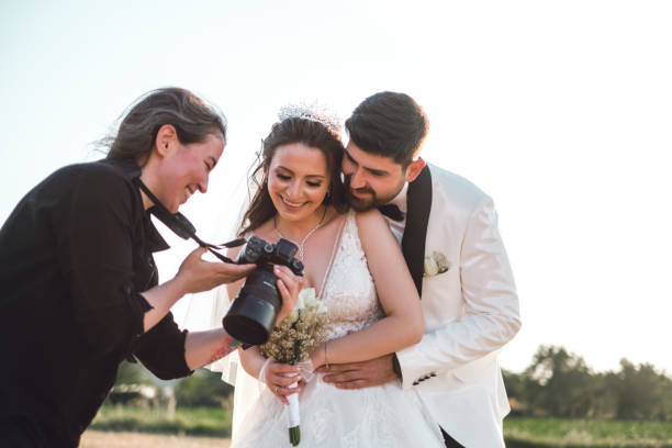 wedding photographer - fotograaf stockfoto's en -beelden