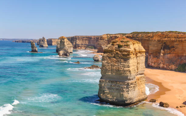 dodici apostoli sulla great ocean road victorial australia - roccia dei dodici apostoli foto e immagini stock