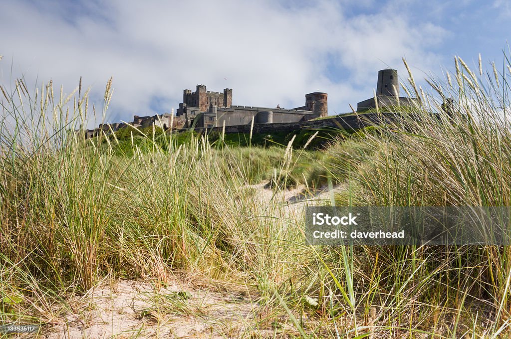 Castelo de Bamburgh das Dunas - Royalty-free Castelo de Bamburgh Foto de stock