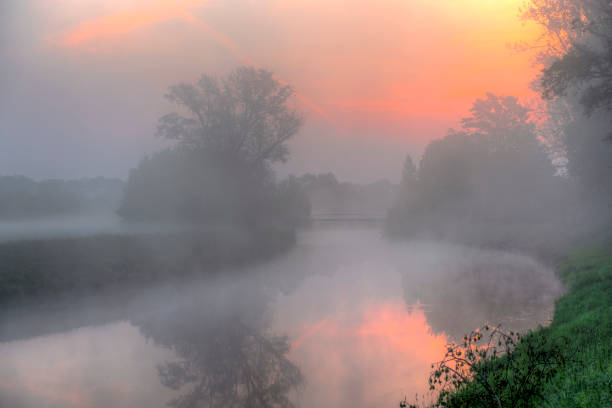 Morgennebel Morning fog on the river Nidda in Frankfurt am Main sunset dew stock pictures, royalty-free photos & images