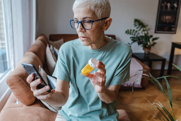 istock Telephone medical advice service 1335402700