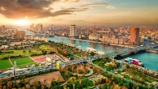 vista aérea de el cairo y río nilo - town of egypt fotografías e imágenes de stock