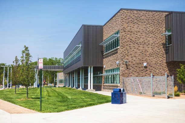새로운 현대 교육 건물 사진 시리즈의 공립학교 외부 전면 - campus university built structure outdoors 뉴스 사진 이미지