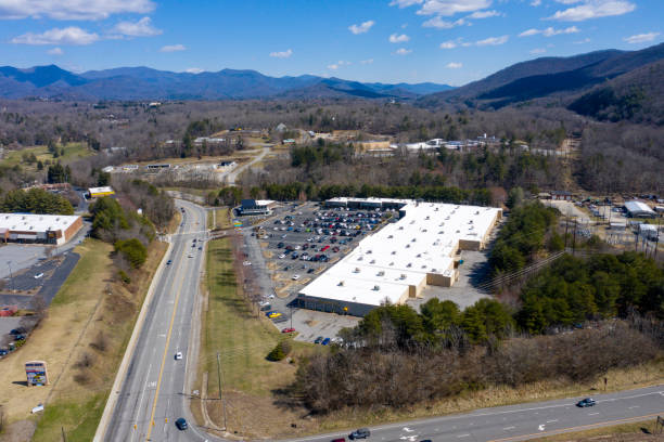 istock Asheville NC 1335466748