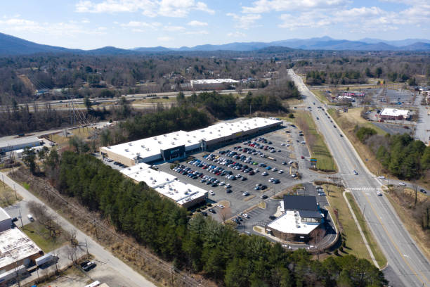 istock Asheville NC 1335466757