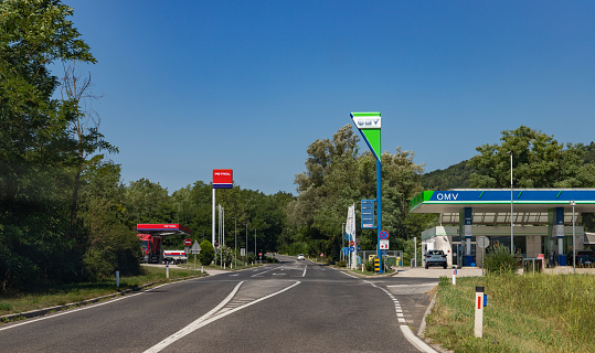 Electric vehicle charging station - charging columns