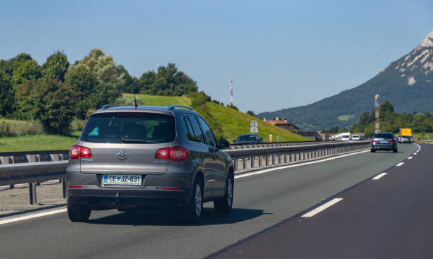 volkswagen tiguan 2.0 tdi - volkswagen tiguan foto e immagini stock