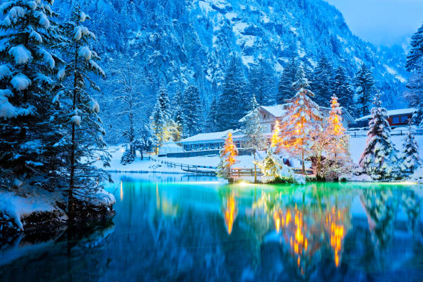 bellissimo lago di montagna nelle alpi svizzere, svizzera - snow switzerland winter mountain foto e immagini stock