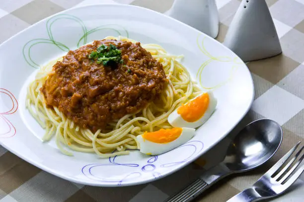 Spaghetti meat sauce is a spaghetti unique to Japan made from minced meat sauce.