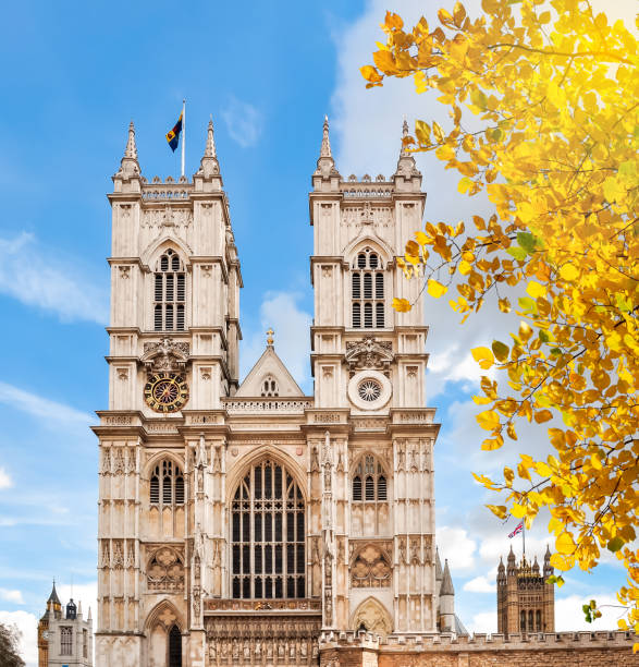 abbazia di westminster a londra, regno unito - medieval autumn cathedral vertical foto e immagini stock