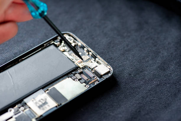 istock The Smartphone screen broken and need to repair smartphone 1335795977