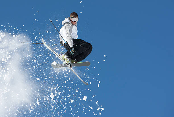 スキージャンプ - powder snow skiing agility jumping ストックフォトと画像