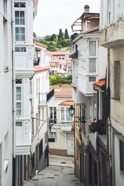 istock Streets and buildings 1335842395