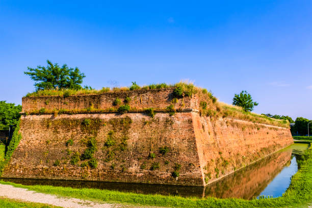 istock Sabbioneta, the surrounding walls (Lombardy, Italy) 1335860062