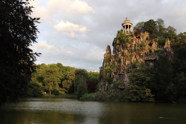 istock The Parc des Buttes Chaumont - Paris 1335927261