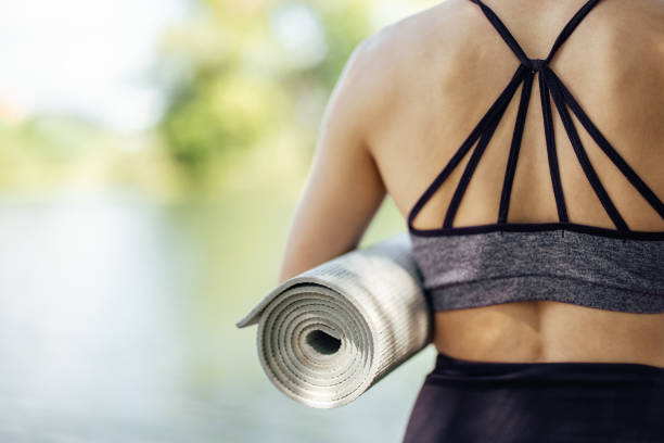 istock Young woman, getting ready to train in the park. 1335929020