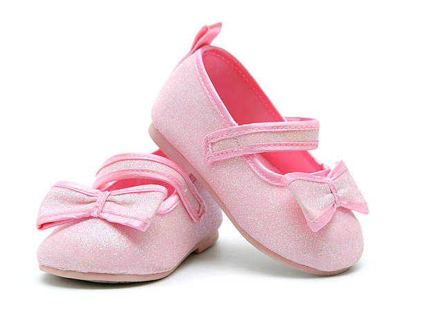 istock Pink glittery baby shoes with bows 133593954