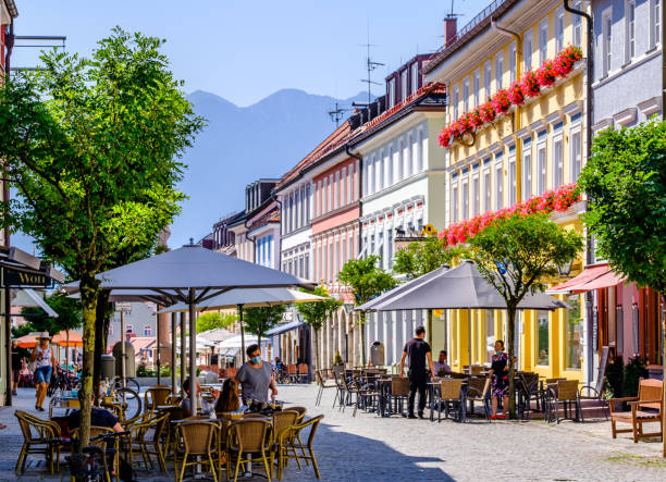 old town of murnau am staffelsee - bavaria Murnau, Germany - August 15: historic buildings at the old town of Murnau on August 15, 2021 murnau photos stock pictures, royalty-free photos & images