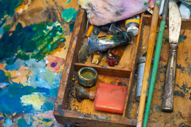 istock dirty artist pallet 1336034513