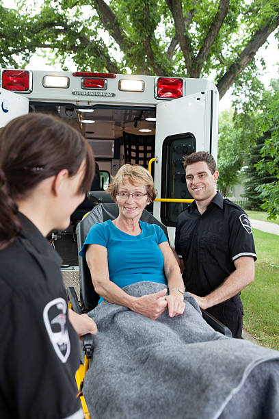 istock Ambulance Senior Woman 133608374