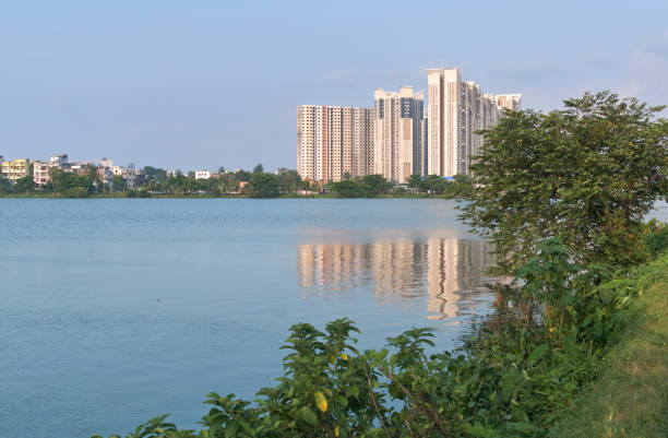 istock Urban development at East Kolkata Wetlands 1336129688