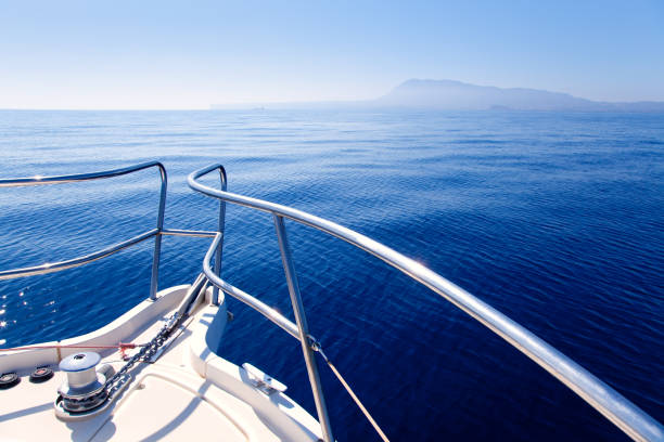 boat bow sailing in blue mediterranean sea - yacht luxury front view ships bow imagens e fotografias de stock