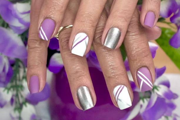 design nail art doublé violet - nail file acrylic painting fingernail manicure photos et images de collection