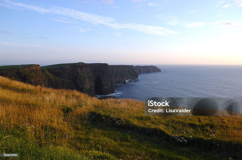 Os Penhascos de Moher - Royalty-free Admirar a Vista Foto de stock