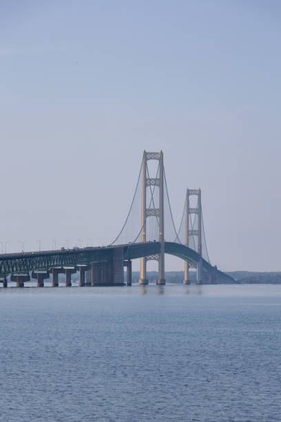 istock Mackinaw bridge early in the morning 1336204392