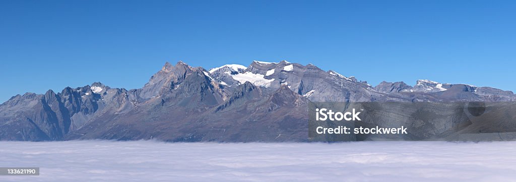 Brigelserhörner Panorama au-dessus de la mer de brouillard (XXL - Photo de Alpes européennes libre de droits