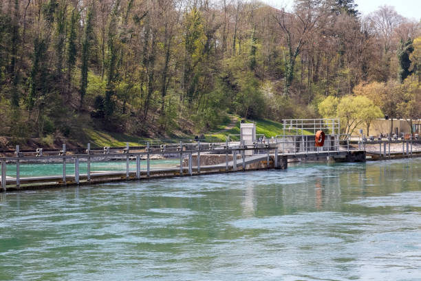 a small weir on the river aare in bern - berne berne canton aare river switzerland imagens e fotografias de stock