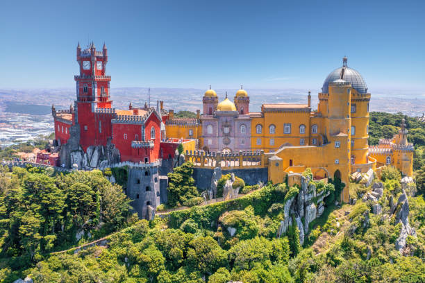 pena palace, portugal - sintra stockfoto's en -beelden