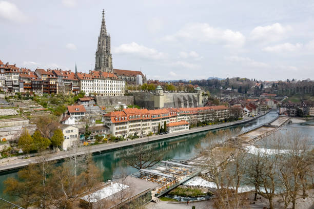 столица швейцарии - berne berne canton aare river switzerland стоковые фото и изображения