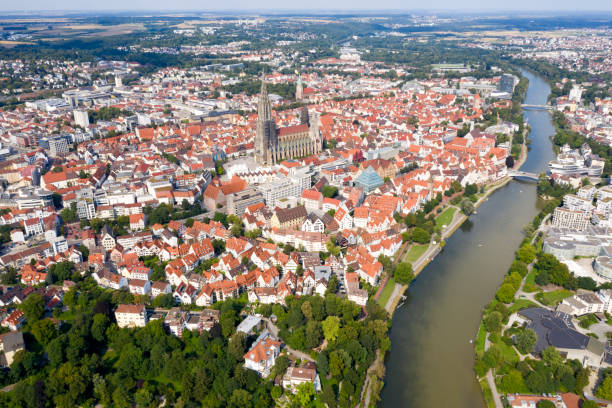 A Cidade de Ulm, Alemanha, Vista Aérea - foto de acervo