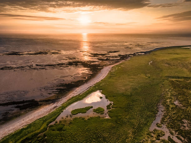 istock Sunset over a beach of Iceland 2 1336375085
