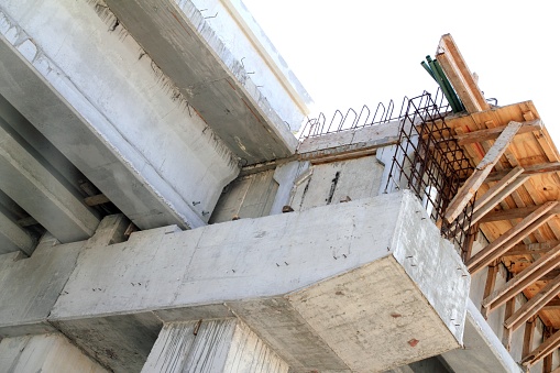 Concrete reinforced bridge construction formwork and reinforcement