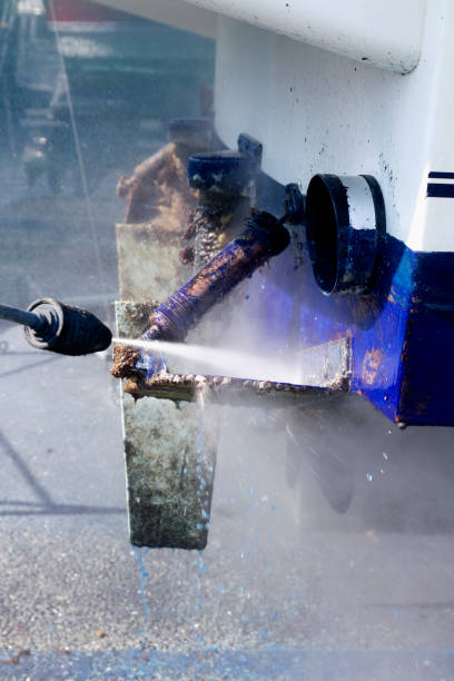 istock Boat hull cleaning water pressure washer 1336384546