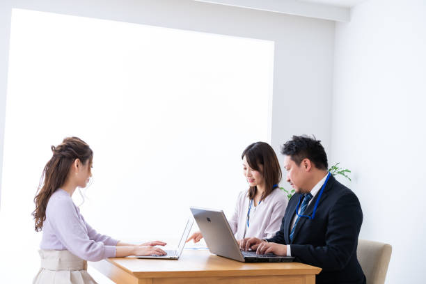 istock Business person having a meeting with a client 1336388670