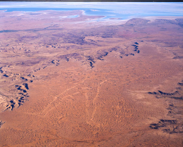 l'uomo marree. - outback australia australian culture land foto e immagini stock