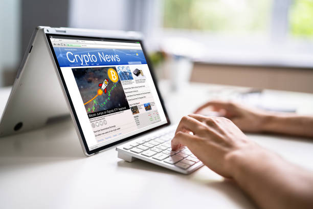 istock Reading Online Crypto Market Newspaper 1336414526