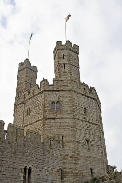 카나번 캐슬 타워, 노스 웨일즈 케나프론 마을 내부. - caenarvon castle caernarfon castle wales 뉴스 사진 이미지