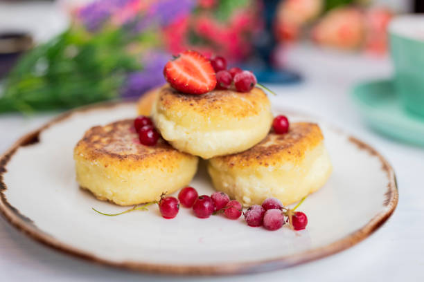 cheesecakes for breakfast with berries in a restaurant